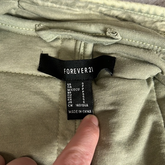 NWOT Forever 21 Light Olive Quilted Zippered Jacket Womens Sz Sm Chartreuse Lime - Picture 4 of 4